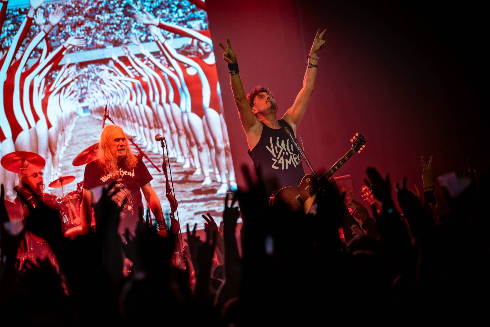 Punková jízda v Paláci Akropolis. Visací zámek nabídl průřez svou tvorbou