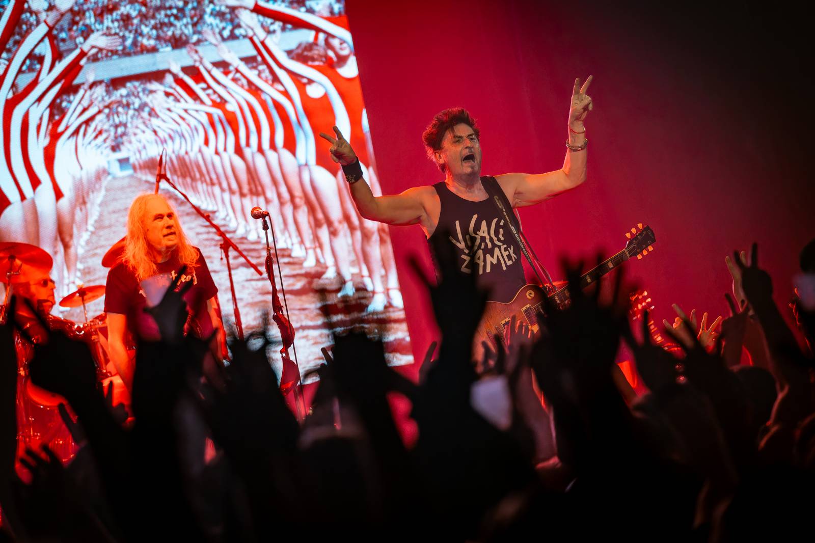 Punková jízda v Paláci Akropolis. Visací zámek nabídl průřez svou tvorbou