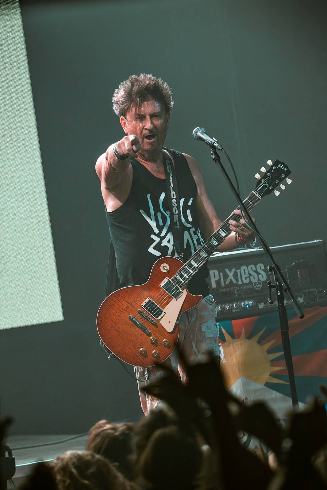 Punková jízda v Paláci Akropolis. Visací zámek nabídl průřez svou tvorbou