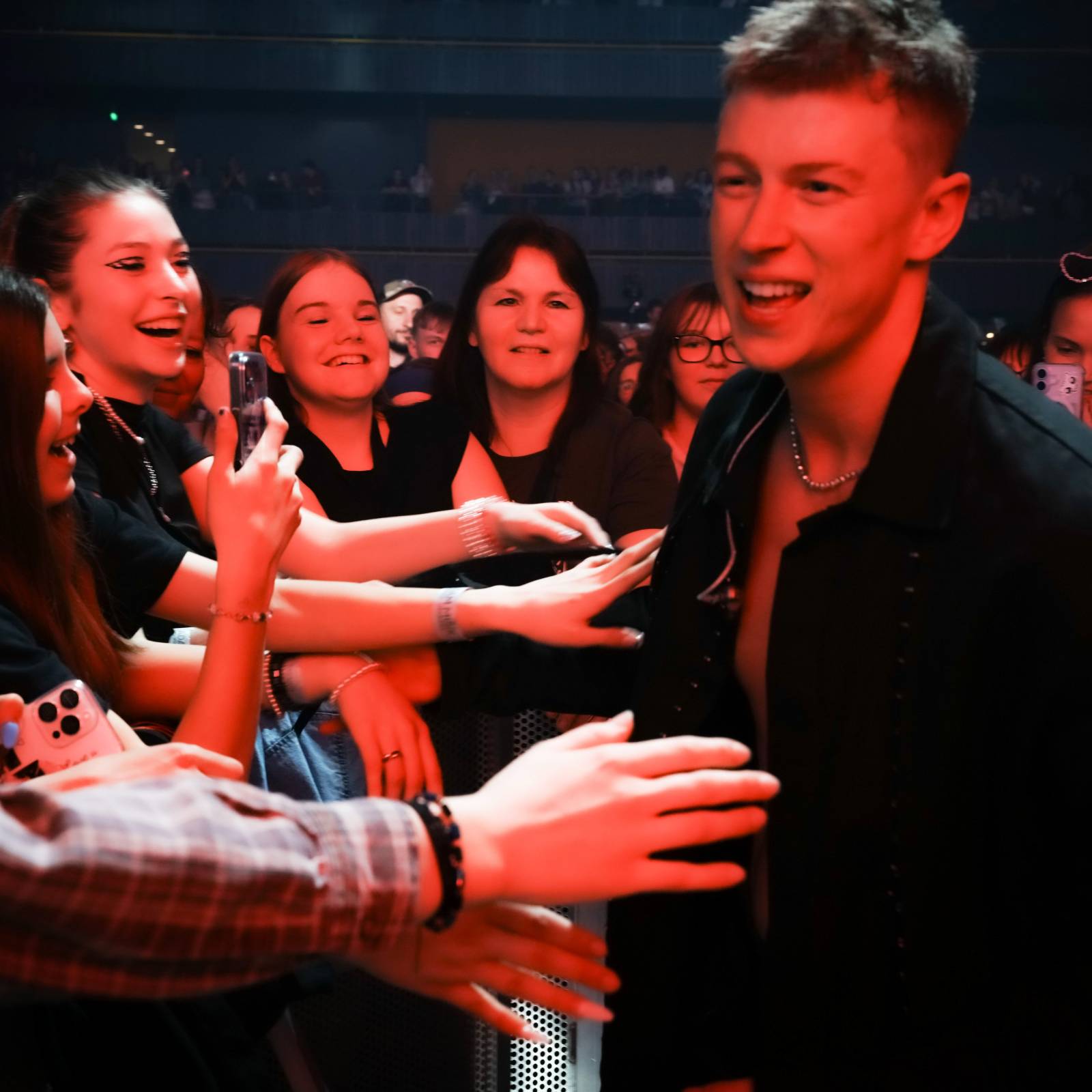 Adam Mišík podruhé ve Foru Karlín: pokřtil nové album a pozval si řadu hostů. Nechyběli Sebastian, Sofian Medjmedj a Ben Cristovao