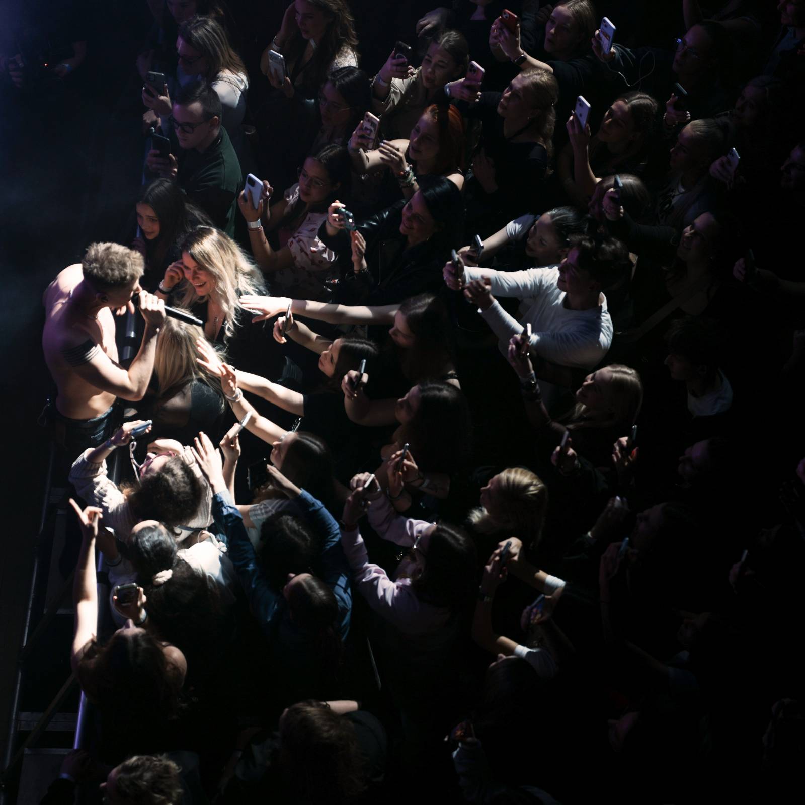 Adam Mišík podruhé ve Foru Karlín: pokřtil nové album a pozval si řadu hostů. Nechyběli Sebastian, Sofian Medjmedj a Ben Cristovao