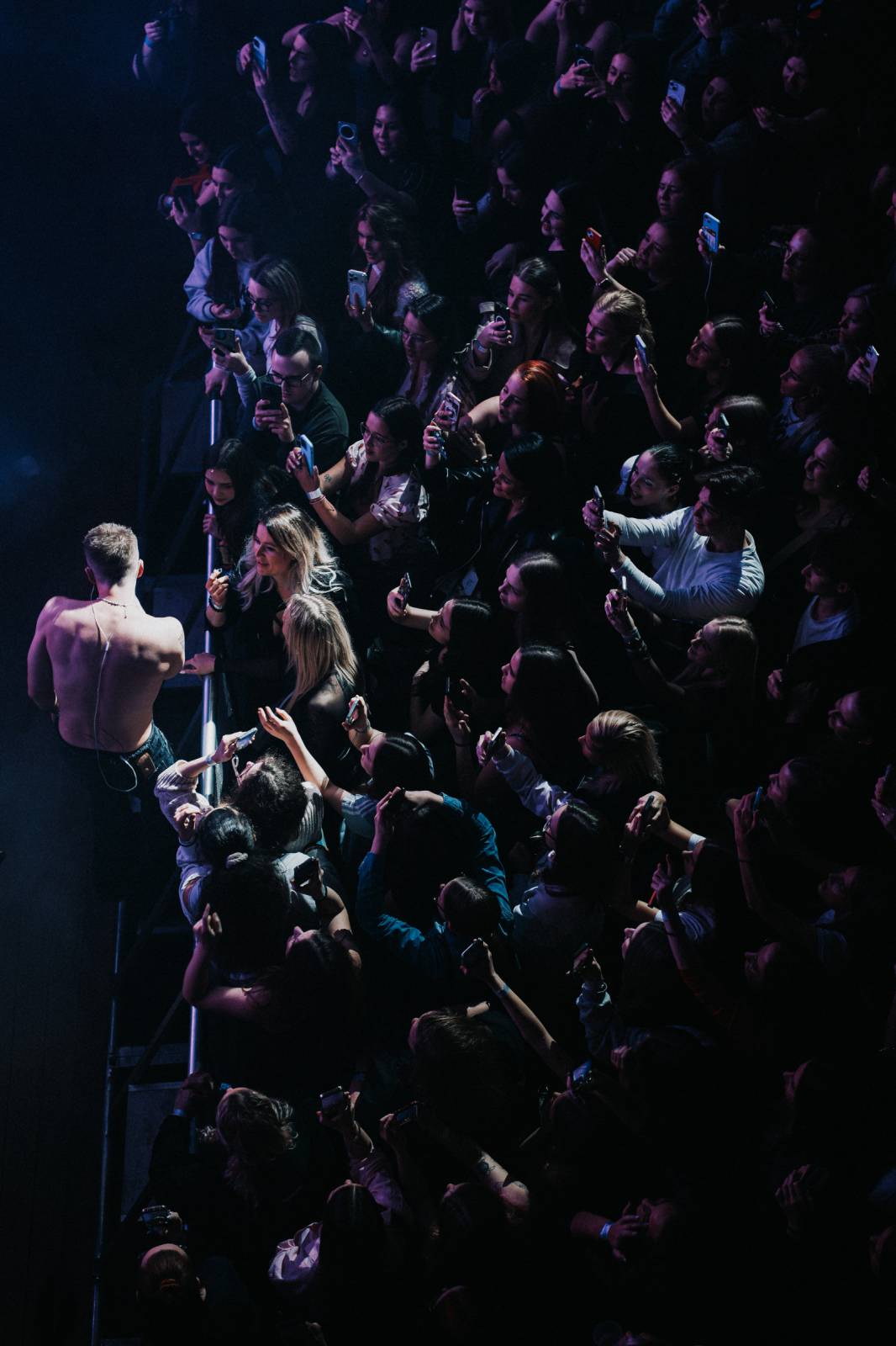 Adam Mišík podruhé ve Foru Karlín: pokřtil nové album a pozval si řadu hostů. Nechyběli Sebastian, Sofian Medjmedj a Ben Cristovao