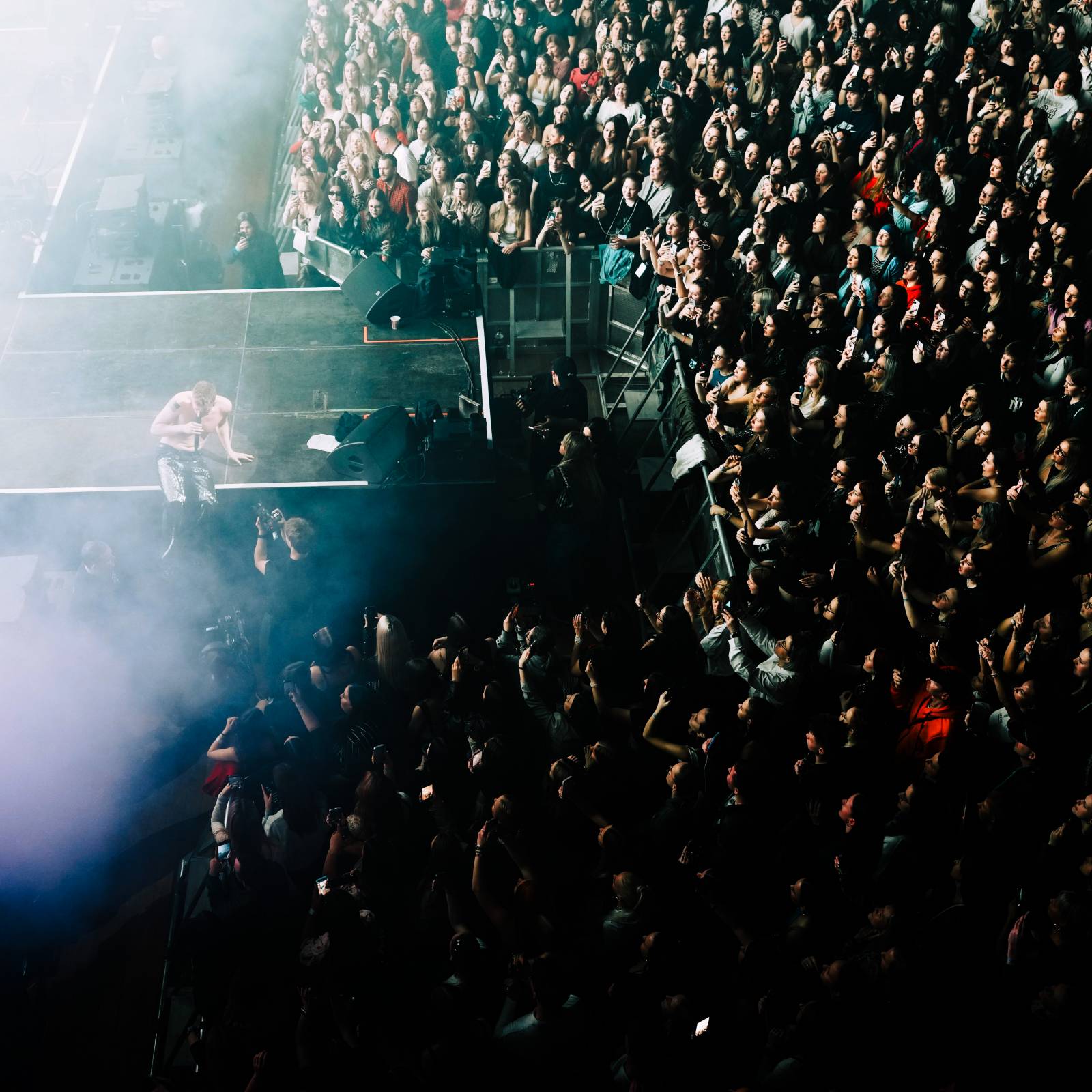 Adam Mišík podruhé ve Foru Karlín: pokřtil nové album a pozval si řadu hostů. Nechyběli Sebastian, Sofian Medjmedj a Ben Cristovao