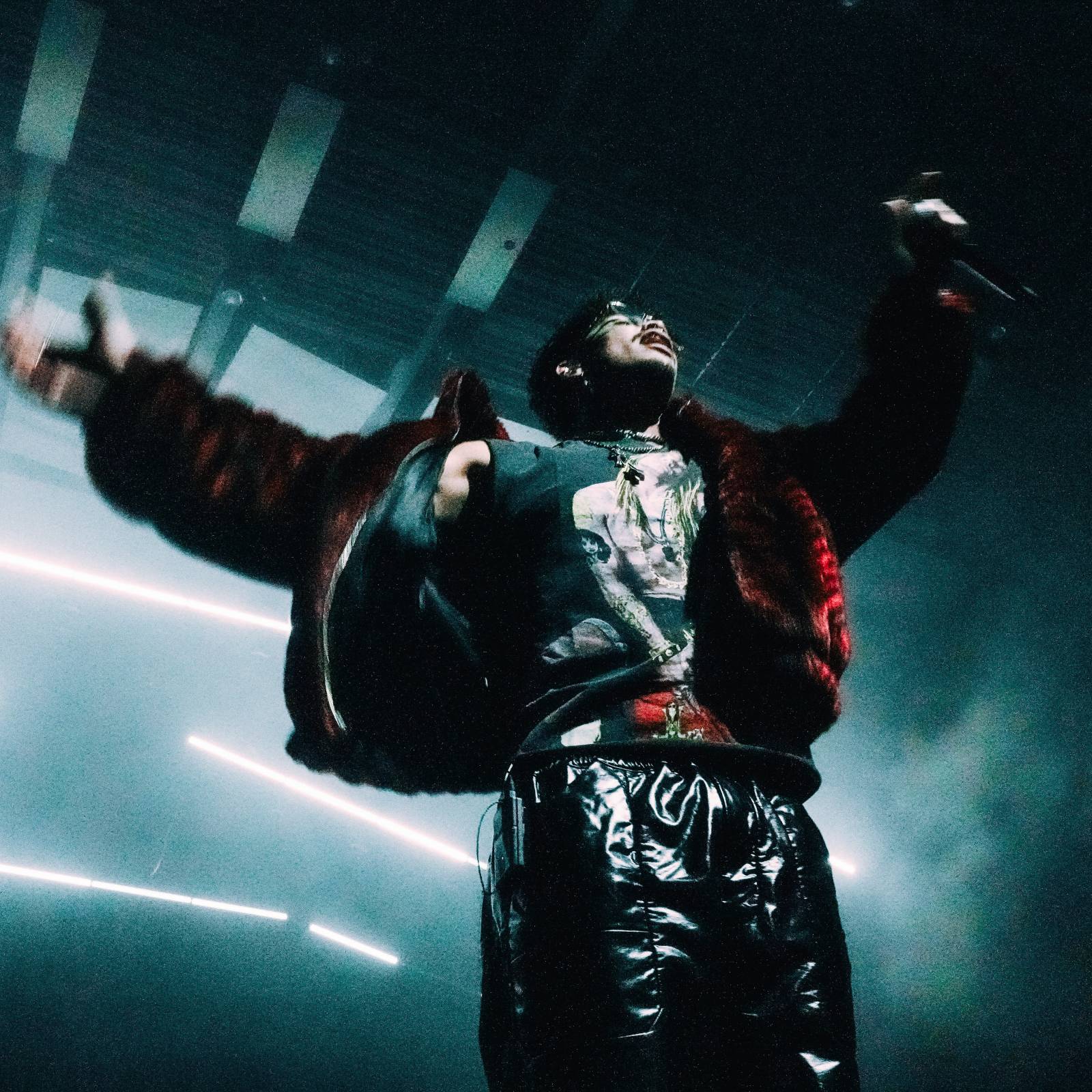 Adam Mišík podruhé ve Foru Karlín: pokřtil nové album a pozval si řadu hostů. Nechyběli Sebastian, Sofian Medjmedj a Ben Cristovao