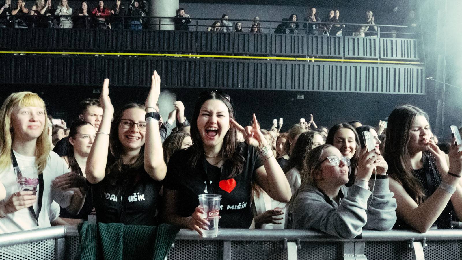 Adam Mišík podruhé ve Foru Karlín: pokřtil nové album a pozval si řadu hostů. Nechyběli Sebastian, Sofian Medjmedj a Ben Cristovao