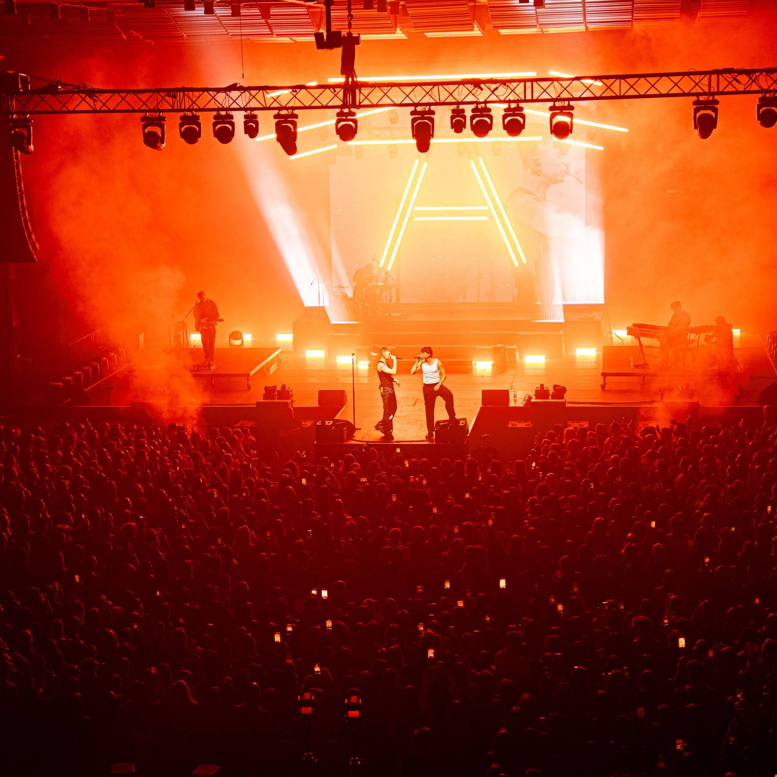 Adam Mišík podruhé ve Foru Karlín: pokřtil nové album a pozval si řadu hostů. Nechyběli Sebastian, Sofian Medjmedj a Ben Cristovao