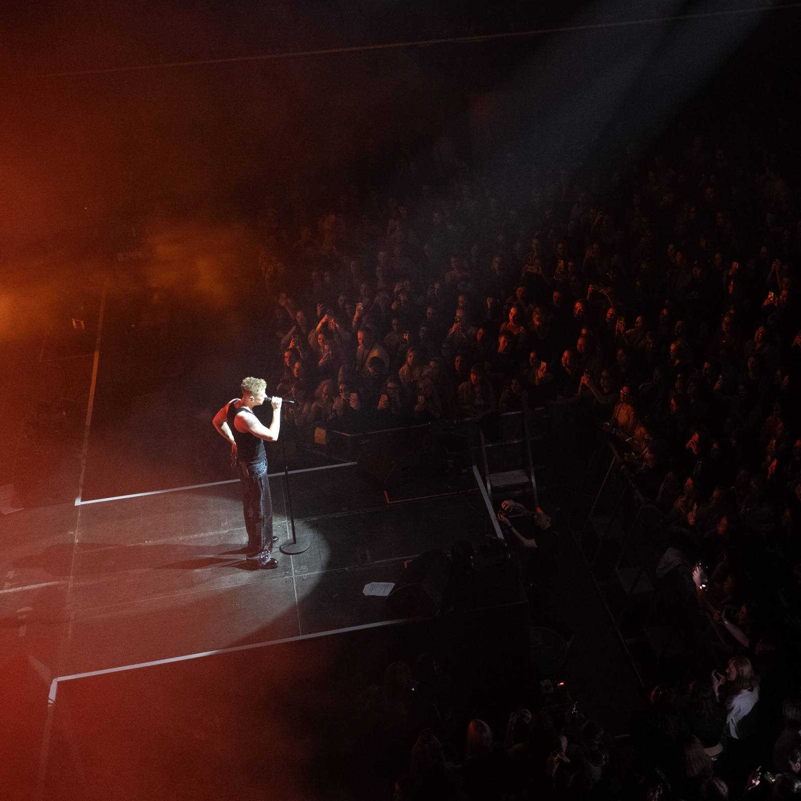 Adam Mišík podruhé ve Foru Karlín: pokřtil nové album a pozval si řadu hostů. Nechyběli Sebastian, Sofian Medjmedj a Ben Cristovao