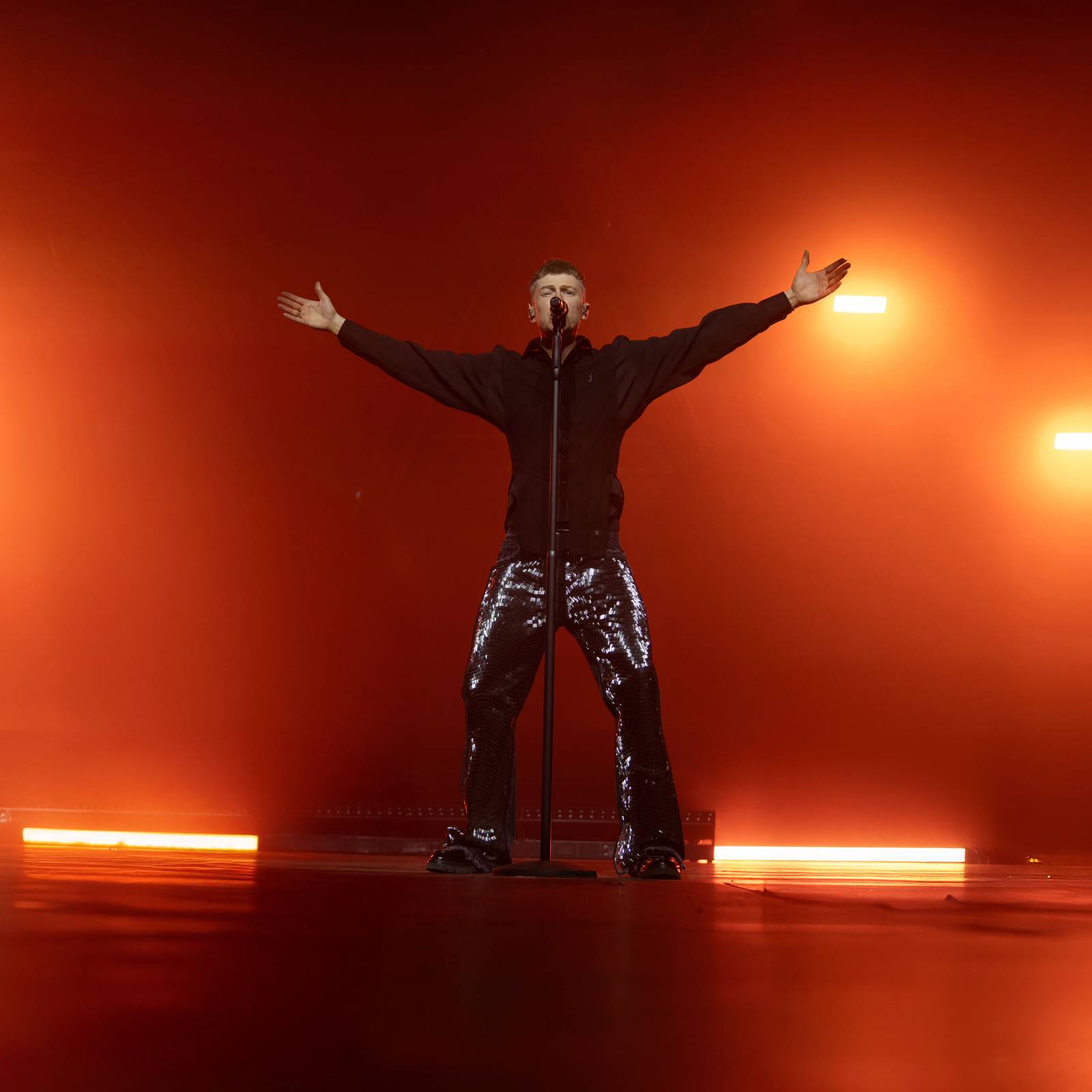 Adam Mišík podruhé ve Foru Karlín: pokřtil nové album a pozval si řadu hostů. Nechyběli Sebastian, Sofian Medjmedj a Ben Cristovao