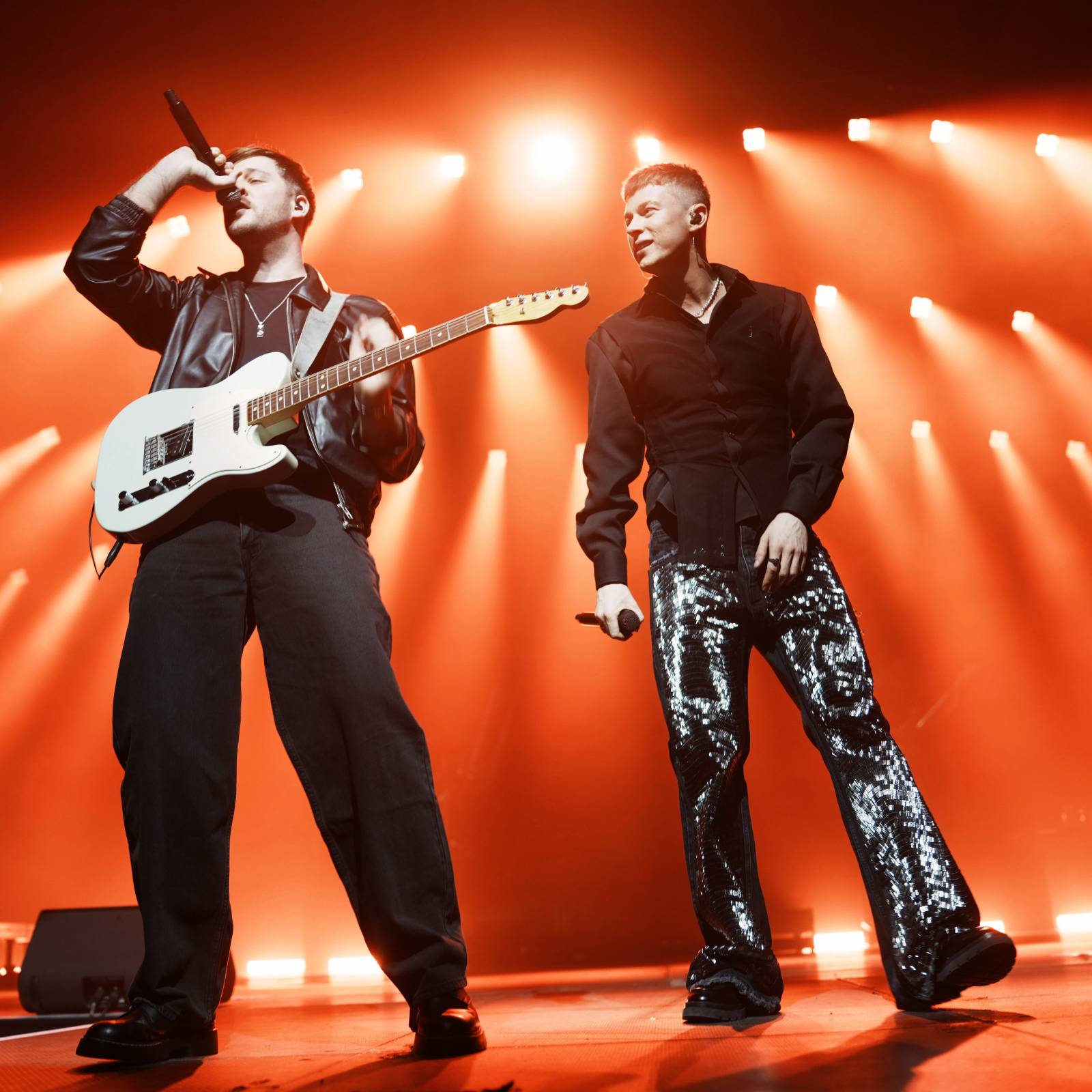 Adam Mišík podruhé ve Foru Karlín: pokřtil nové album a pozval si řadu hostů. Nechyběli Sebastian, Sofian Medjmedj a Ben Cristovao