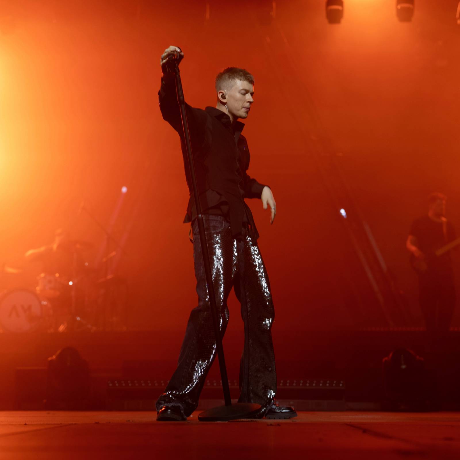 Adam Mišík podruhé ve Foru Karlín: pokřtil nové album a pozval si řadu hostů. Nechyběli Sebastian, Sofian Medjmedj a Ben Cristovao