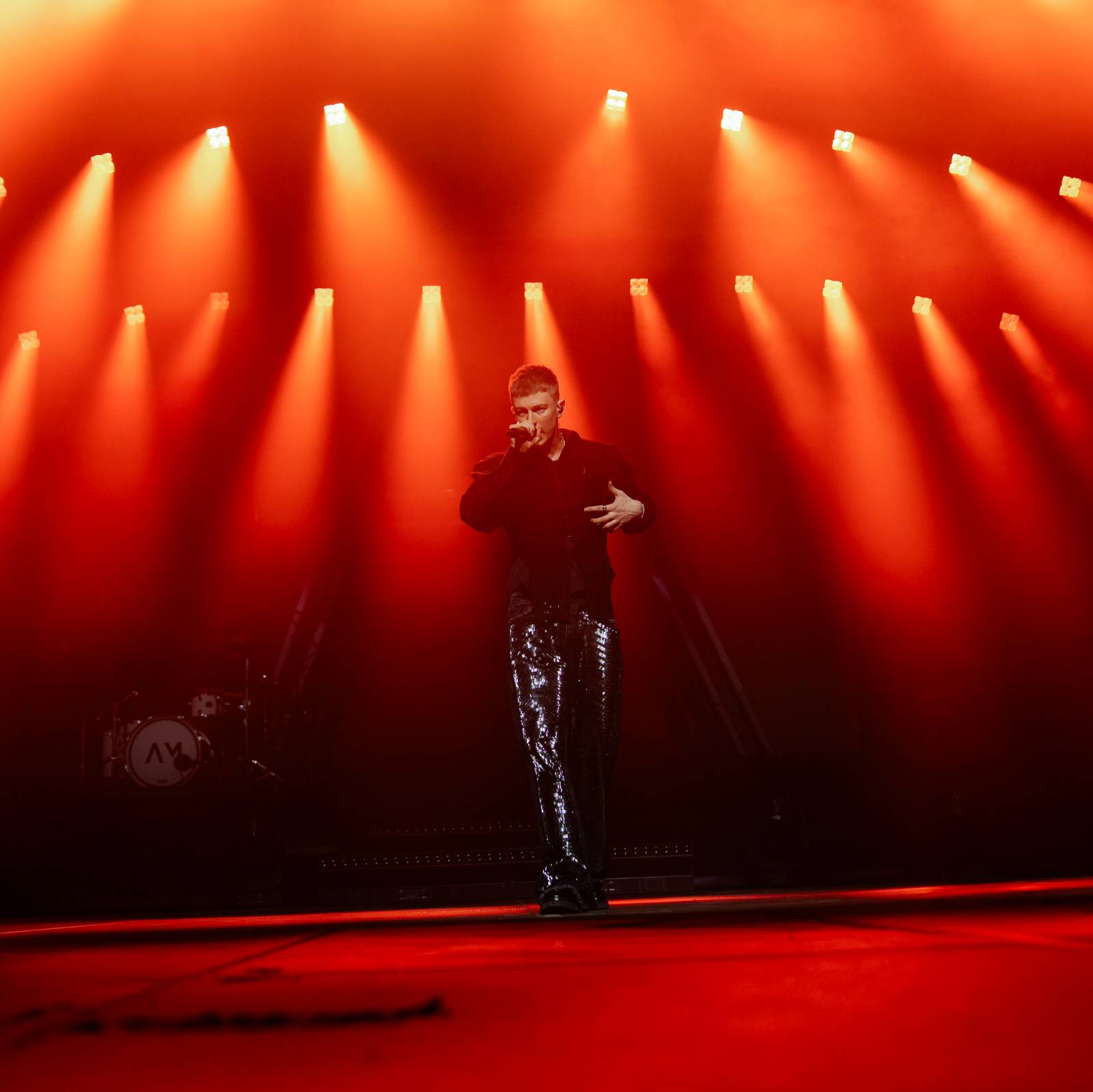 Adam Mišík podruhé ve Foru Karlín: pokřtil nové album a pozval si řadu hostů. Nechyběli Sebastian, Sofian Medjmedj a Ben Cristovao