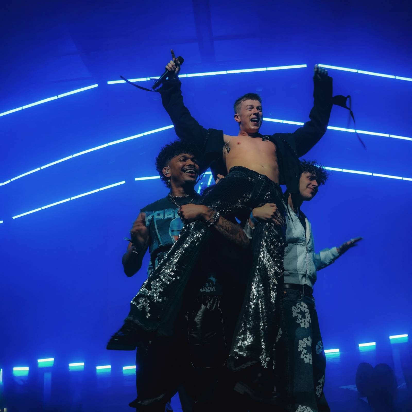 Adam Mišík podruhé ve Foru Karlín: pokřtil nové album a pozval si řadu hostů. Nechyběli Sebastian, Sofian Medjmedj a Ben Cristovao