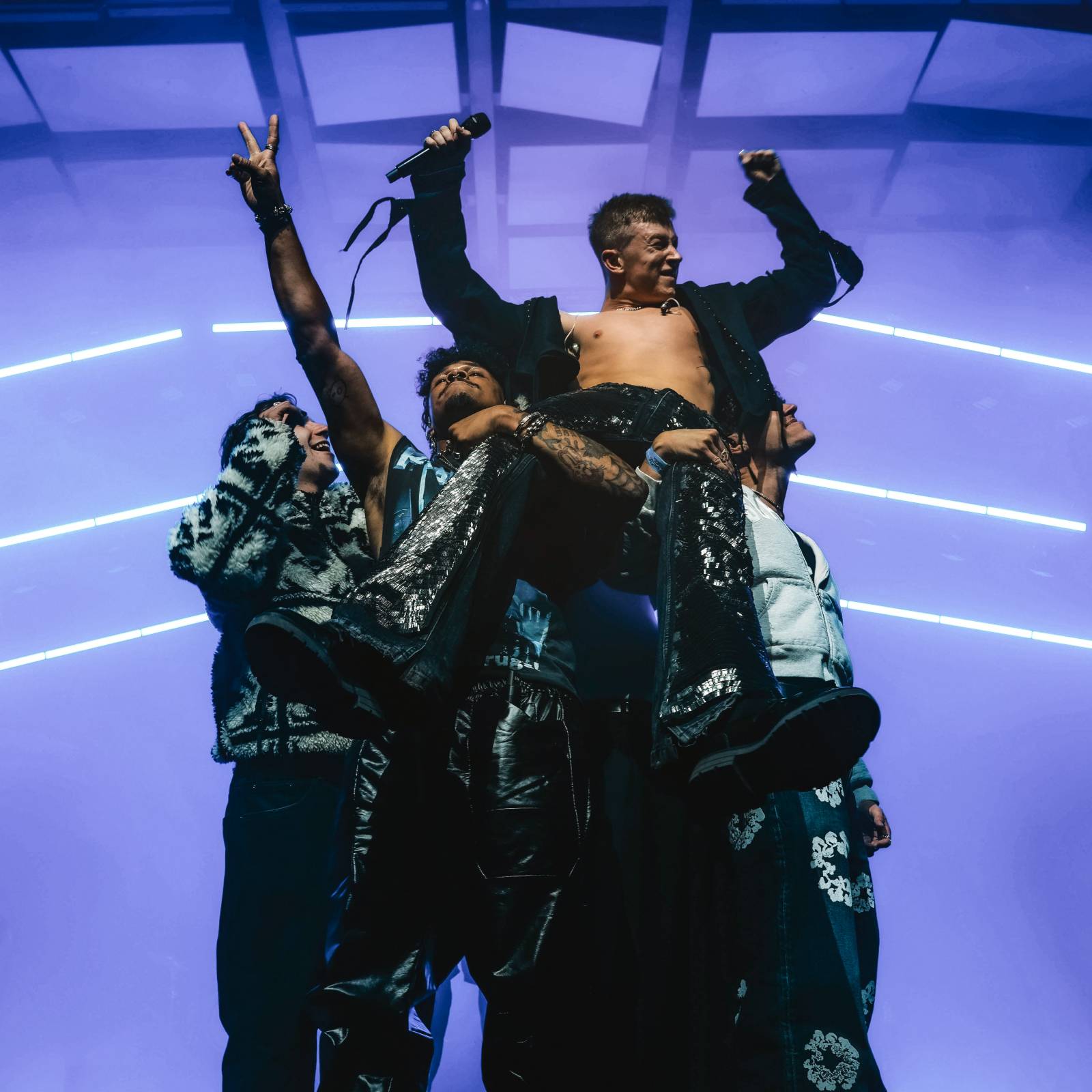 Adam Mišík podruhé ve Foru Karlín: pokřtil nové album a pozval si řadu hostů. Nechyběli Sebastian, Sofian Medjmedj a Ben Cristovao