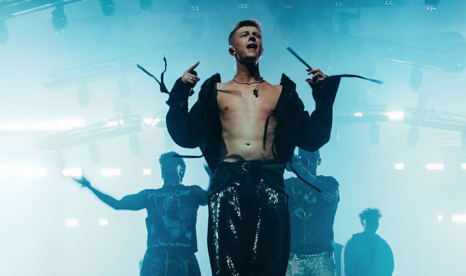 Adam Mišík podruhé ve Foru Karlín: pokřtil nové album a pozval si řadu hostů. Nechyběli Sebastian, Sofian Medjmedj a Ben Cristovao