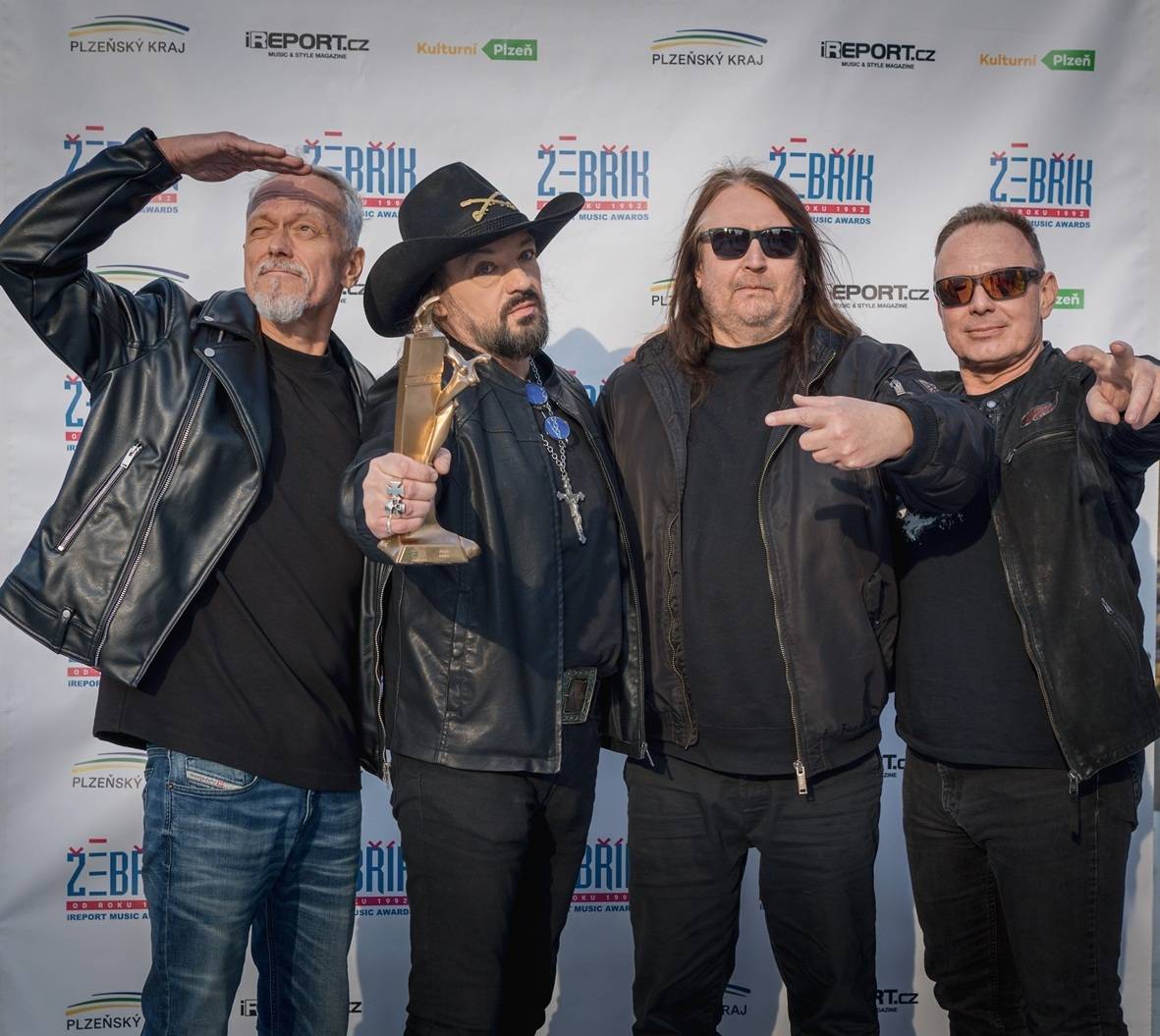 Startuje TV seriál s hvězdami Žebříku, v hlavních rolích Mňága a Žďorp, Doctor Victor, November 2nd i David Stypka