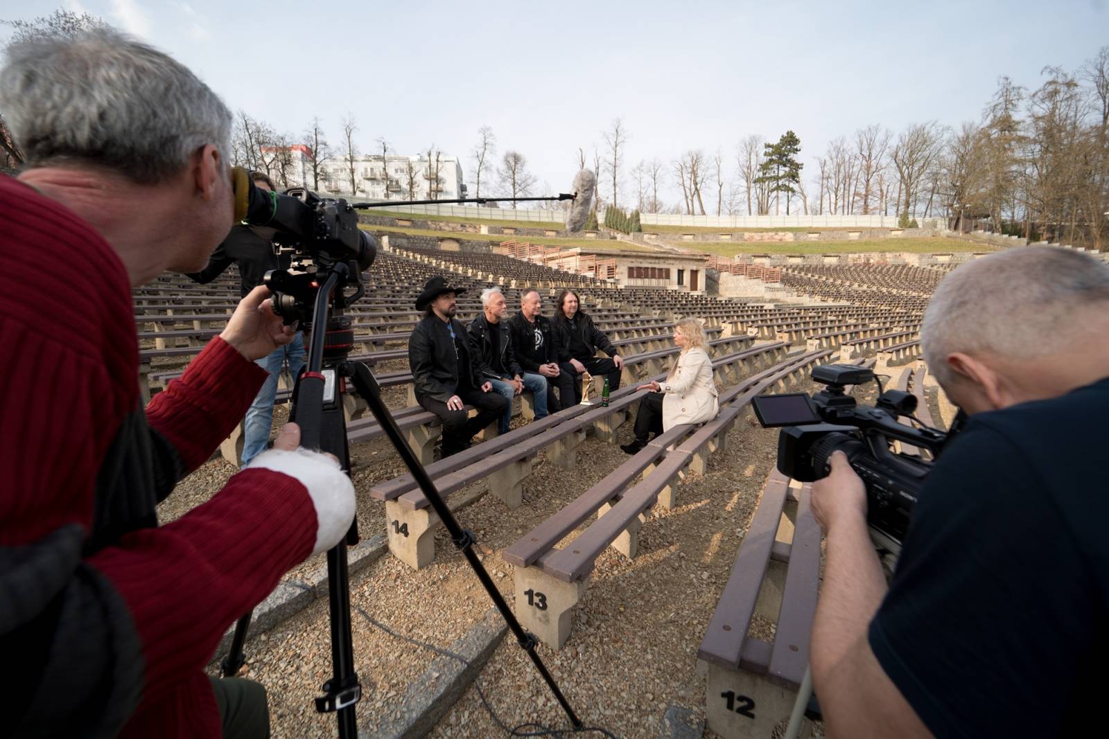 Startuje TV seriál s hvězdami Žebříku, v hlavních rolích Mňága a Žďorp, Doctor Victor, November 2nd i David Stypka