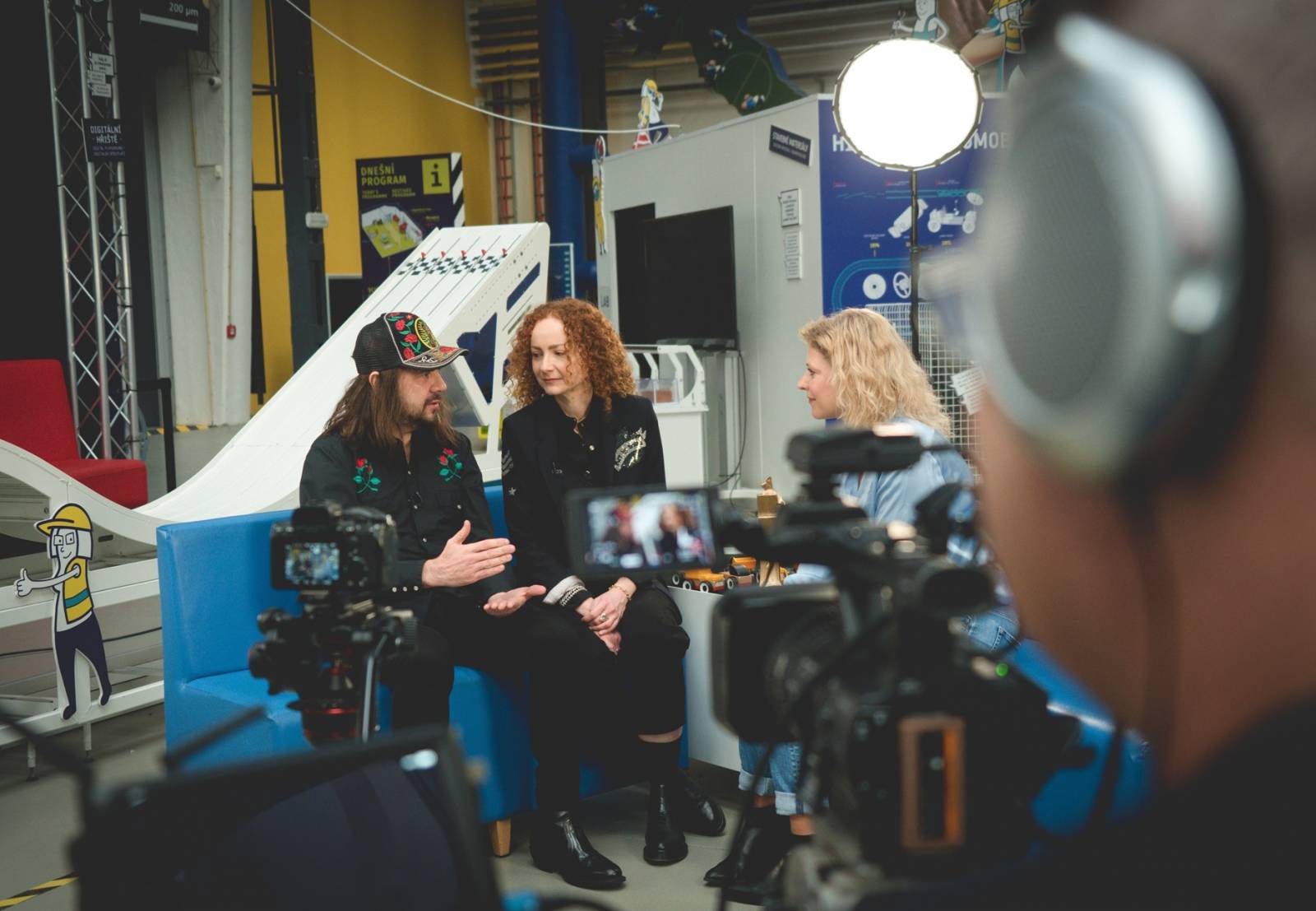 Startuje TV seriál s hvězdami Žebříku, v hlavních rolích Mňága a Žďorp, Doctor Victor, November 2nd i David Stypka