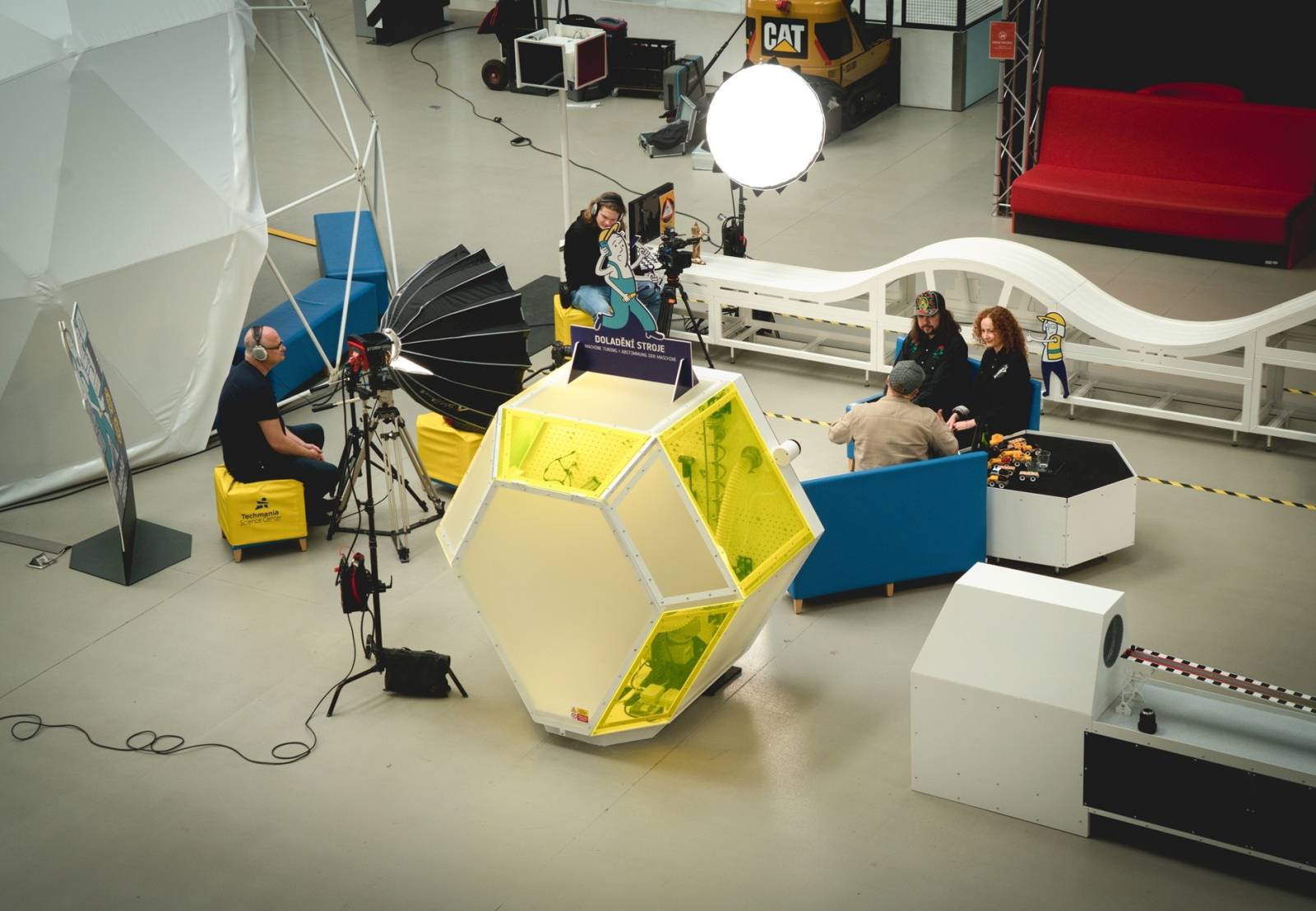 Startuje TV seriál s hvězdami Žebříku, v hlavních rolích Mňága a Žďorp, Doctor Victor, November 2nd i David Stypka