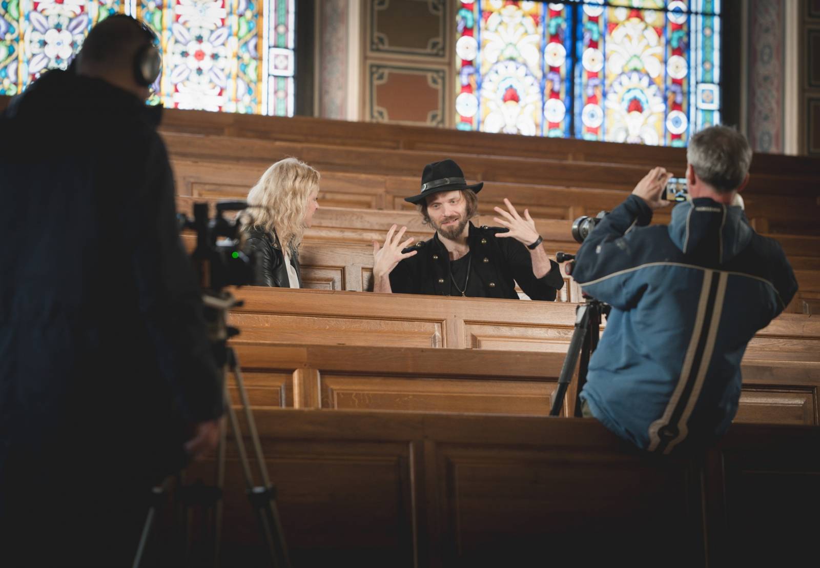 Startuje TV seriál s hvězdami Žebříku, v hlavních rolích Mňága a Žďorp, Doctor Victor, November 2nd i David Stypka