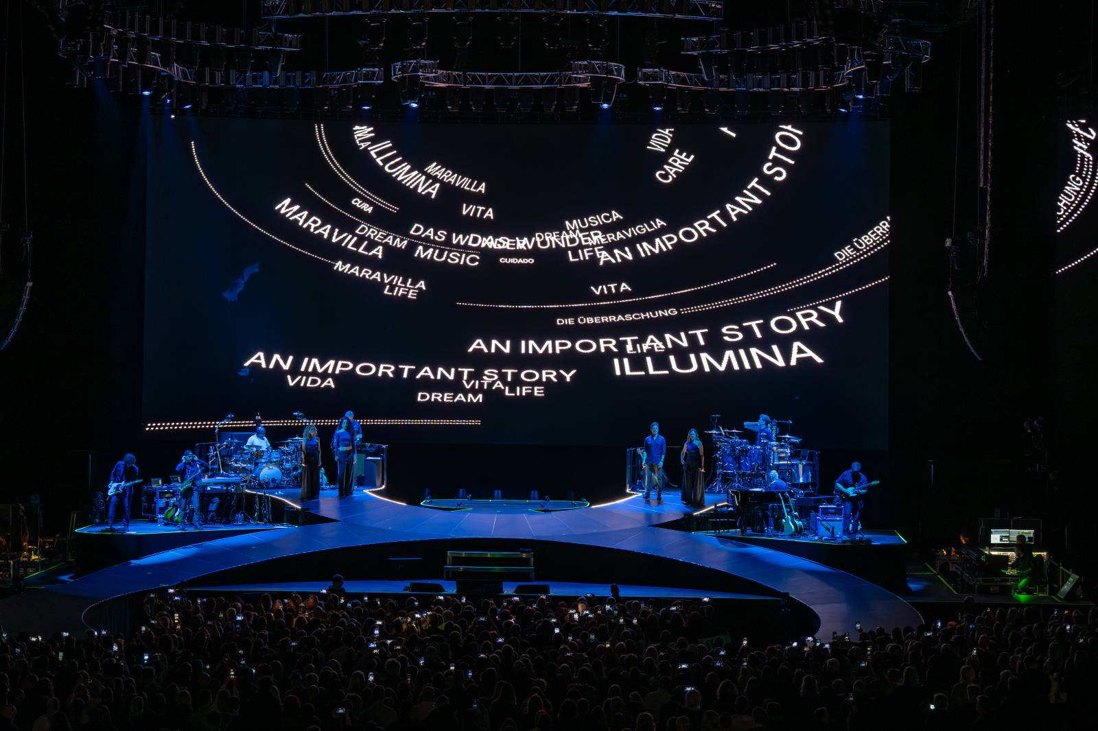 Eros Ramazzotti se popáté vrátil do pražské O2 areny, opět lámal ženská srdce