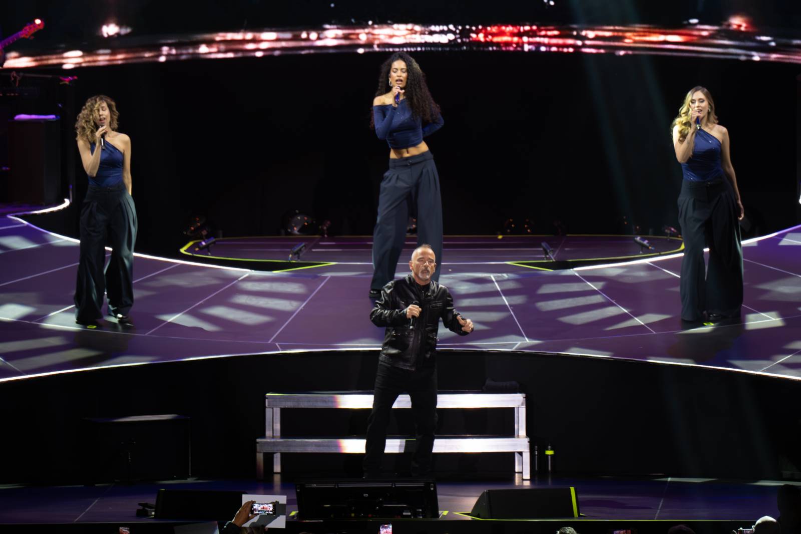 Eros Ramazzotti se popáté vrátil do pražské O2 areny, opět lámal ženská srdce