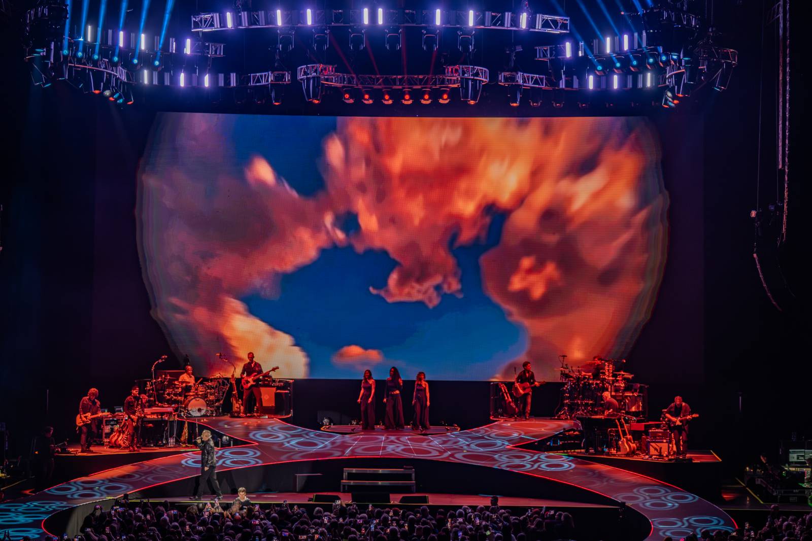 Eros Ramazzotti se popáté vrátil do pražské O2 areny, opět lámal ženská srdce