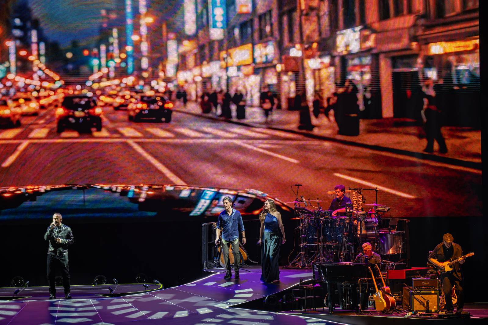 Eros Ramazzotti se popáté vrátil do pražské O2 areny, opět lámal ženská srdce