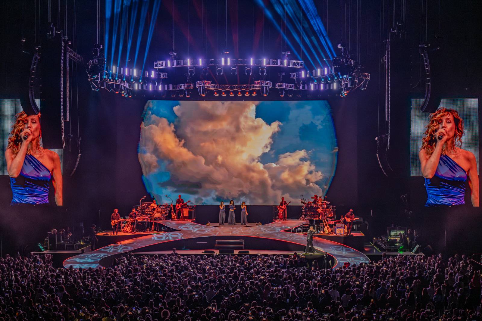 Eros Ramazzotti se popáté vrátil do pražské O2 areny, opět lámal ženská srdce