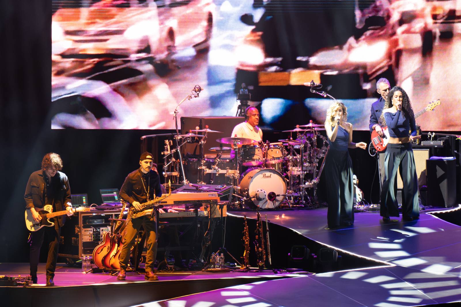 Eros Ramazzotti se popáté vrátil do pražské O2 areny, opět lámal ženská srdce