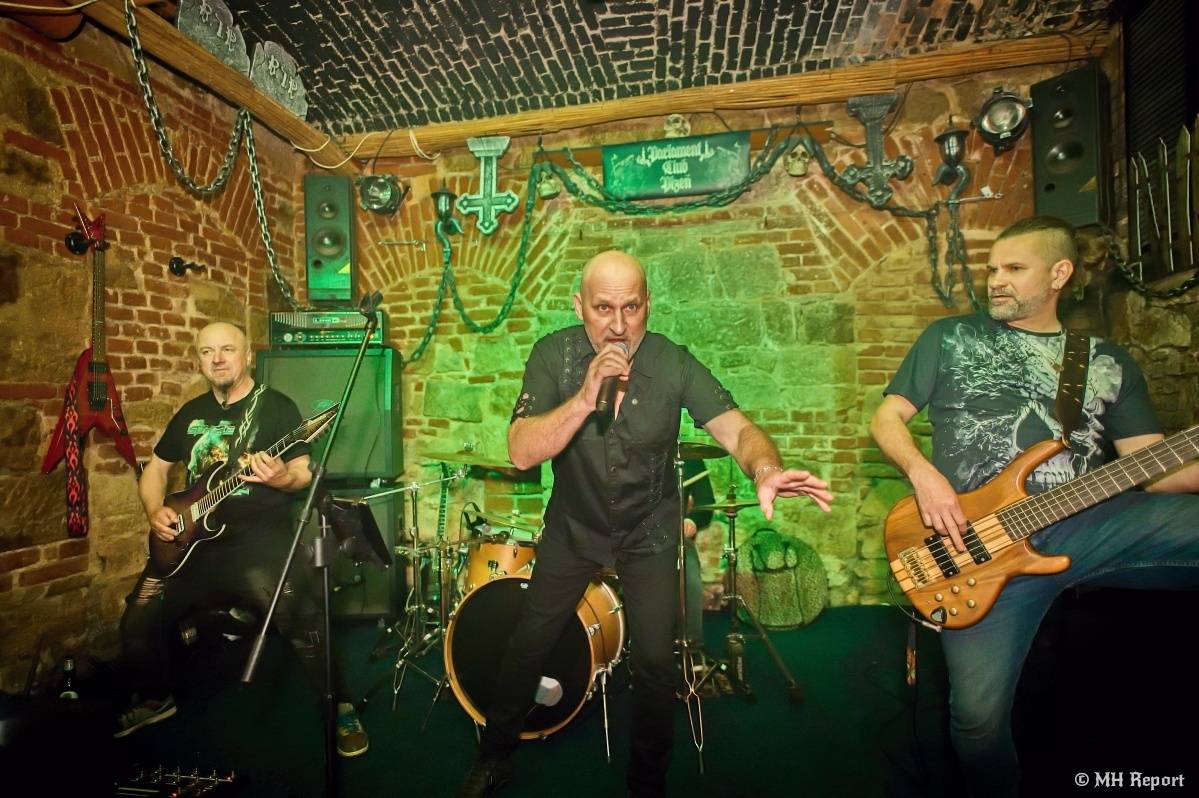 Hard & Heavy & Thrash Party rozburácela Parlament Club v Plzni. Hráli Bloodcreek, Nazgul a Spheres