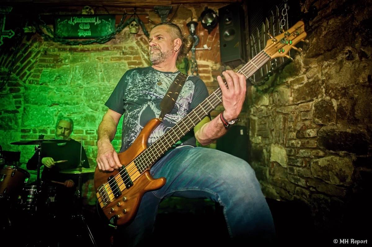 Hard & Heavy & Thrash Party rozburácela Parlament Club v Plzni. Hráli Bloodcreek, Nazgul a Spheres