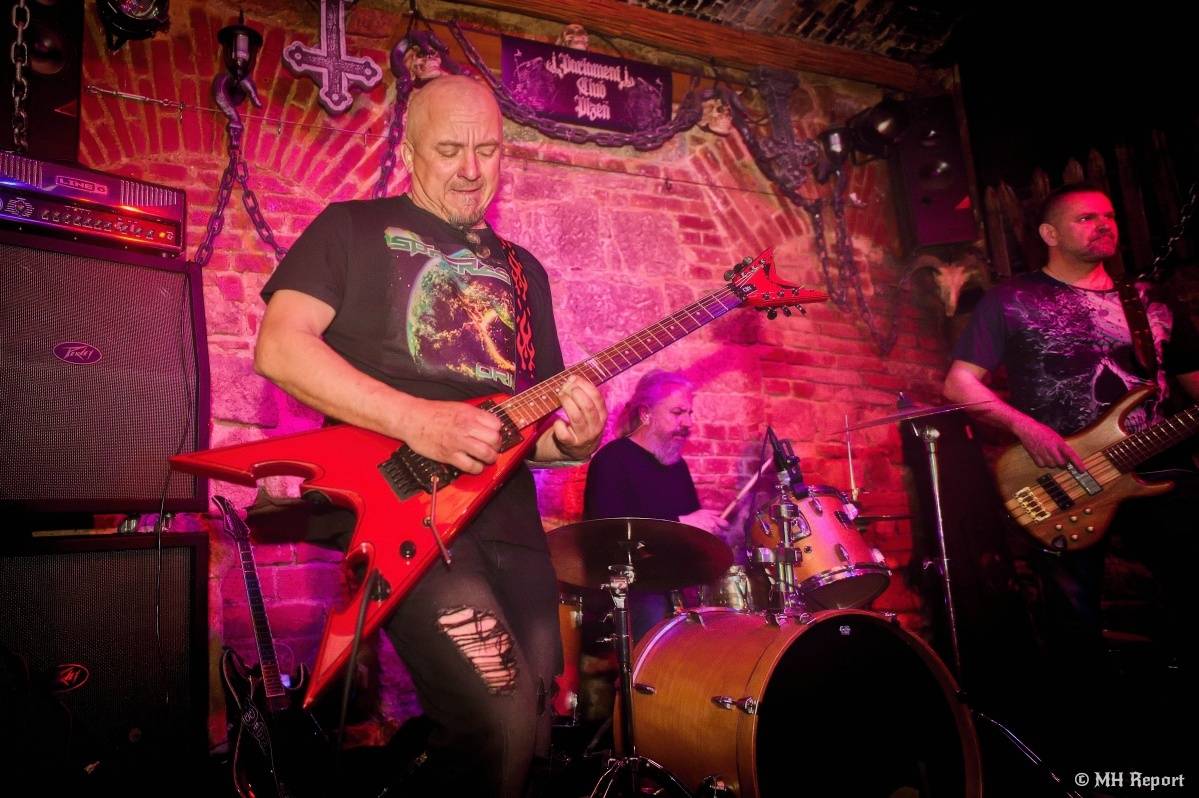 Hard & Heavy & Thrash Party rozburácela Parlament Club v Plzni. Hráli Bloodcreek, Nazgul a Spheres