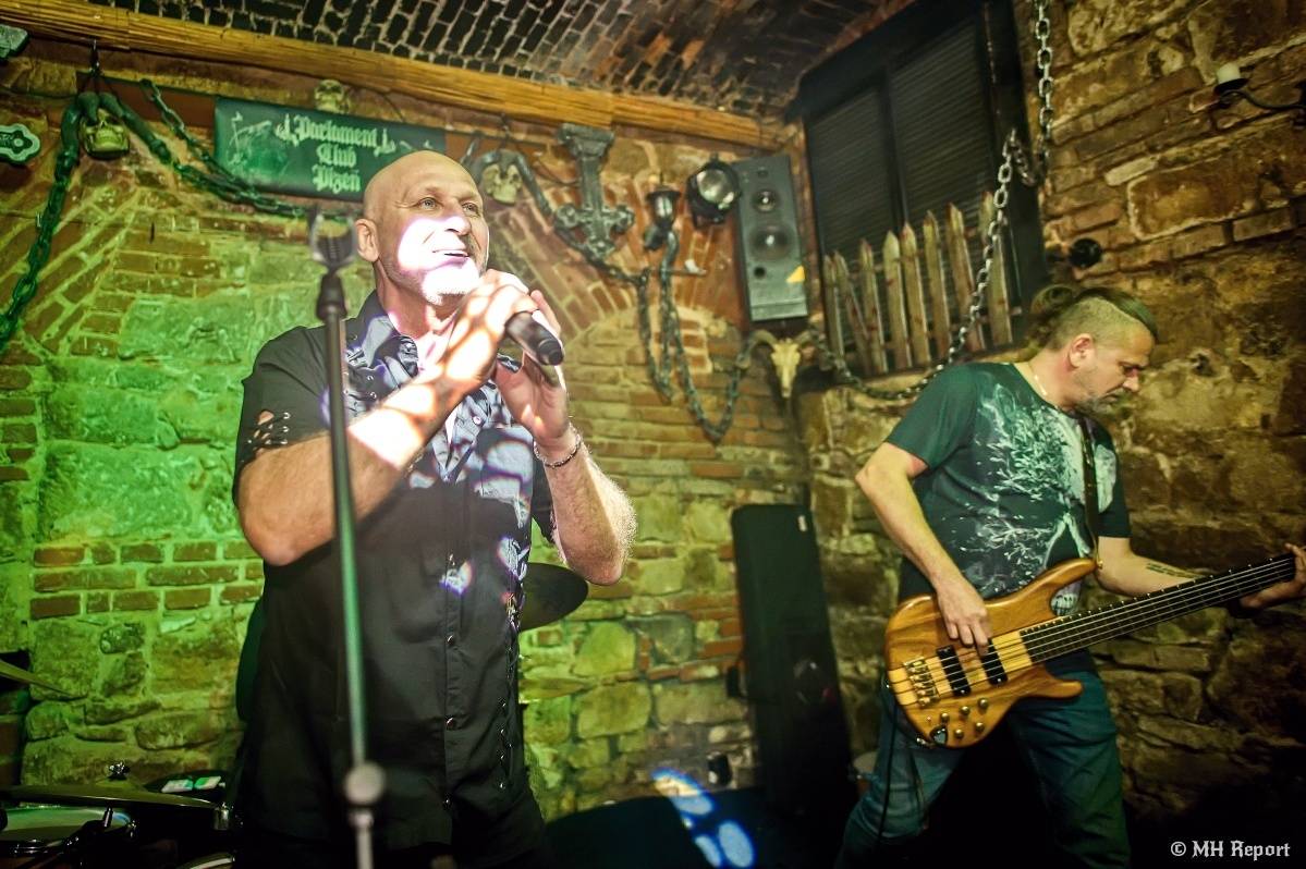 Hard & Heavy & Thrash Party rozburácela Parlament Club v Plzni. Hráli Bloodcreek, Nazgul a Spheres