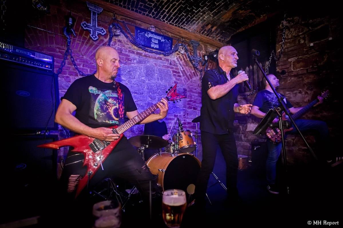 Hard & Heavy & Thrash Party rozburácela Parlament Club v Plzni. Hráli Bloodcreek, Nazgul a Spheres