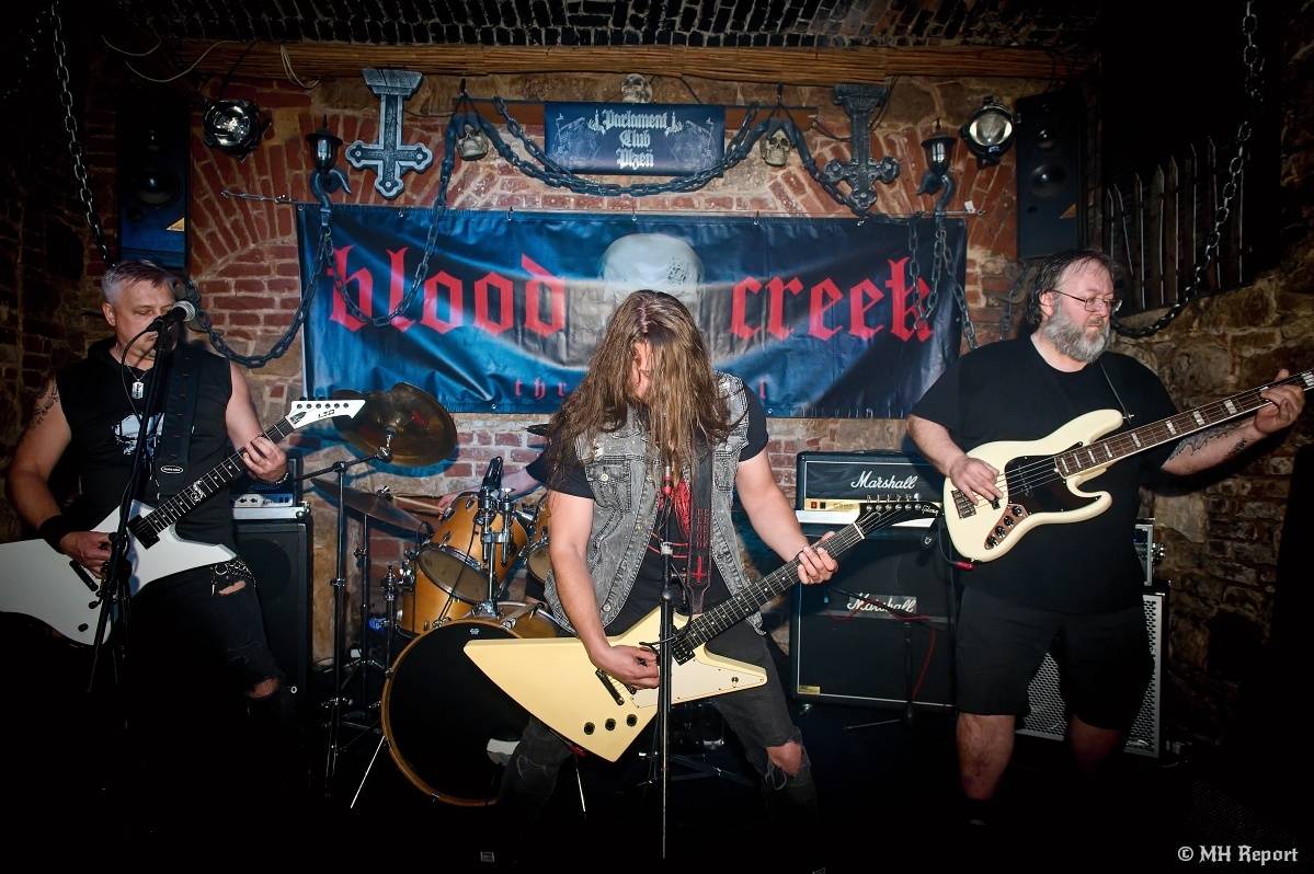 Hard & Heavy & Thrash Party rozburácela Parlament Club v Plzni. Hráli Bloodcreek, Nazgul a Spheres