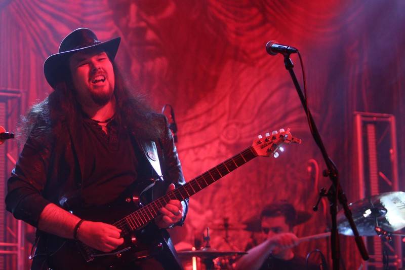 Motorband slavil v brněnském Sonu čtyřicítku. Blahopřáli mu Honza Toužimský a Roman Dragoun