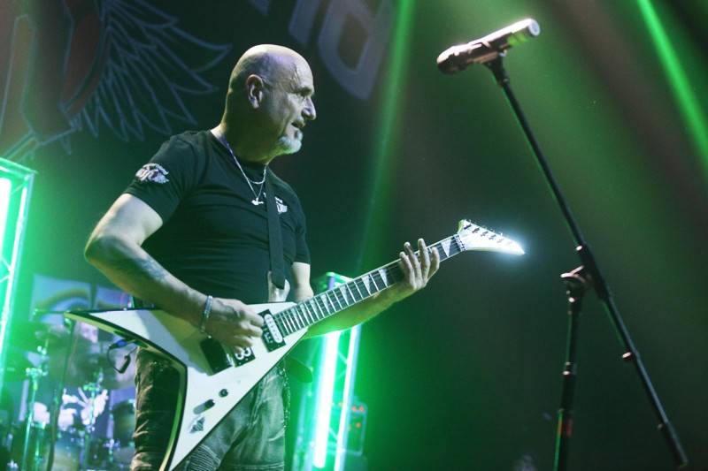 Motorband slavil v brněnském Sonu čtyřicítku. Blahopřáli mu Honza Toužimský a Roman Dragoun