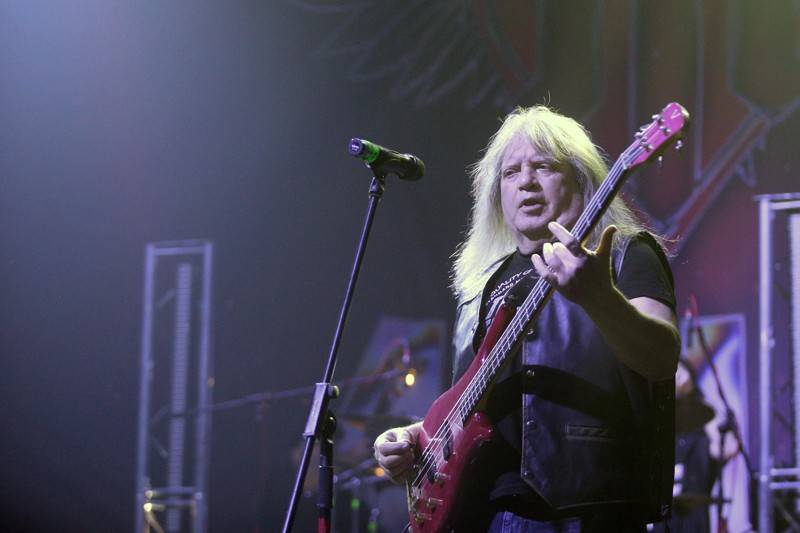 Motorband slavil v brněnském Sonu čtyřicítku. Blahopřáli mu Honza Toužimský a Roman Dragoun