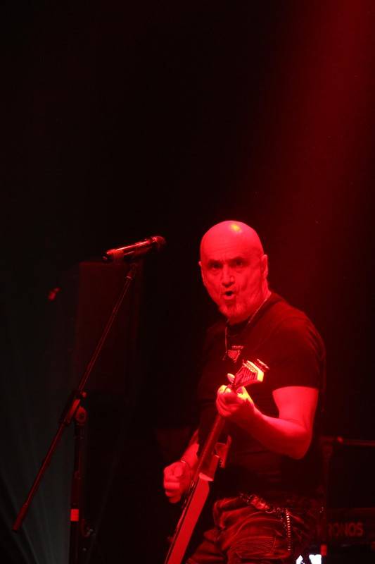 Motorband slavil v brněnském Sonu čtyřicítku. Blahopřáli mu Honza Toužimský a Roman Dragoun