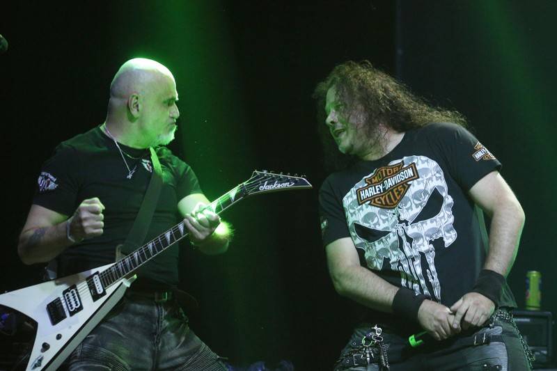 Motorband slavil v brněnském Sonu čtyřicítku. Blahopřáli mu Honza Toužimský a Roman Dragoun