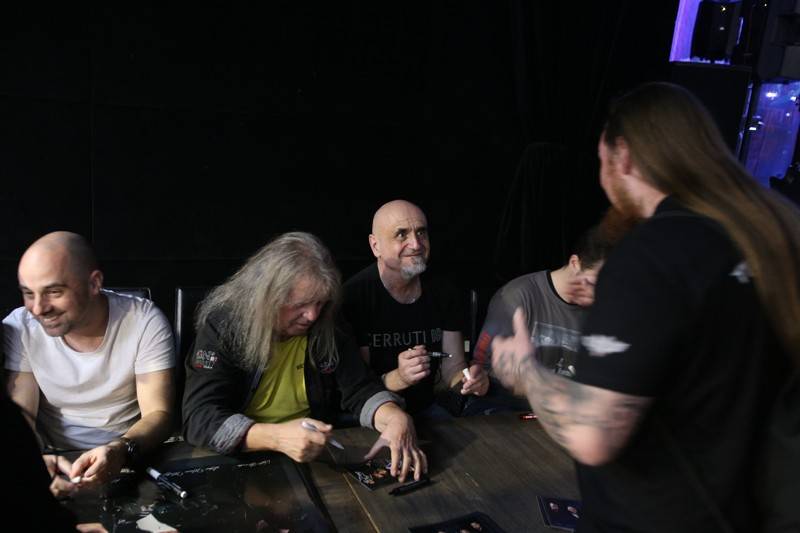 Motorband slavil v brněnském Sonu čtyřicítku. Blahopřáli mu Honza Toužimský a Roman Dragoun