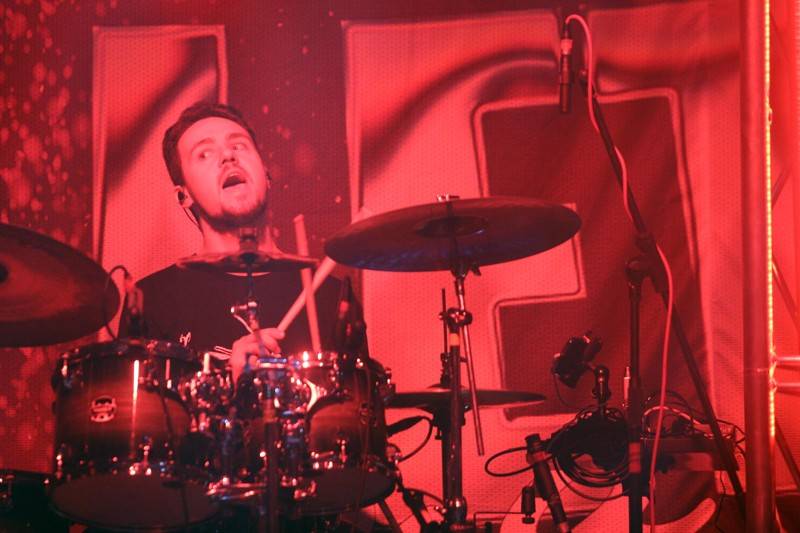 Motorband slavil v brněnském Sonu čtyřicítku. Blahopřáli mu Honza Toužimský a Roman Dragoun