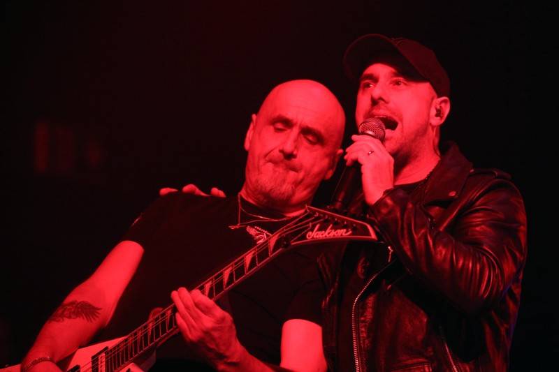 Motorband slavil v brněnském Sonu čtyřicítku. Blahopřáli mu Honza Toužimský a Roman Dragoun