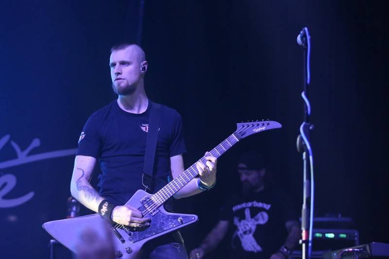 Motorband slavil v brněnském Sonu čtyřicítku. Blahopřáli mu Honza Toužimský a Roman Dragoun