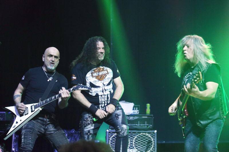 Motorband slavil v brněnském Sonu čtyřicítku. Blahopřáli mu Honza Toužimský a Roman Dragoun