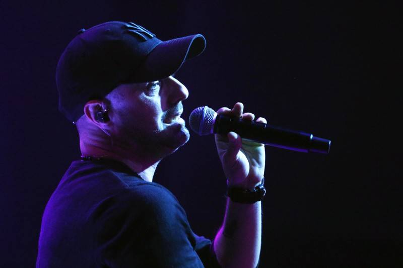 Motorband slavil v brněnském Sonu čtyřicítku. Blahopřáli mu Honza Toužimský a Roman Dragoun