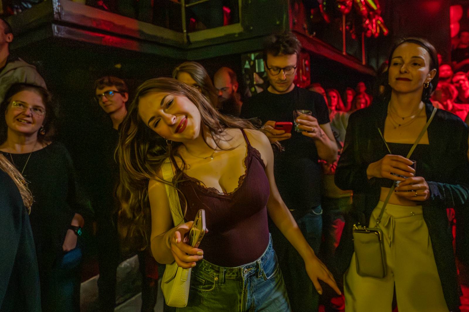 Kapela ADOVANY pokřtila nové album, v Radosti FX rozjela polštářovou bitvu