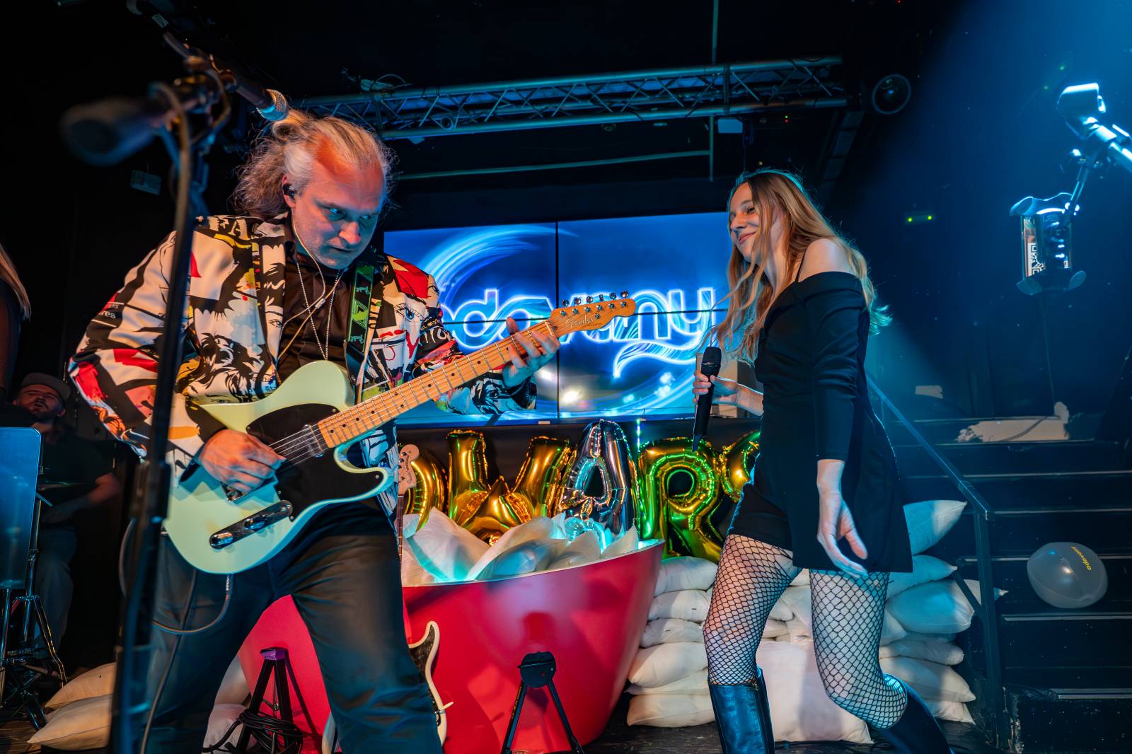 Kapela ADOVANY pokřtila nové album, v Radosti FX rozjela polštářovou bitvu