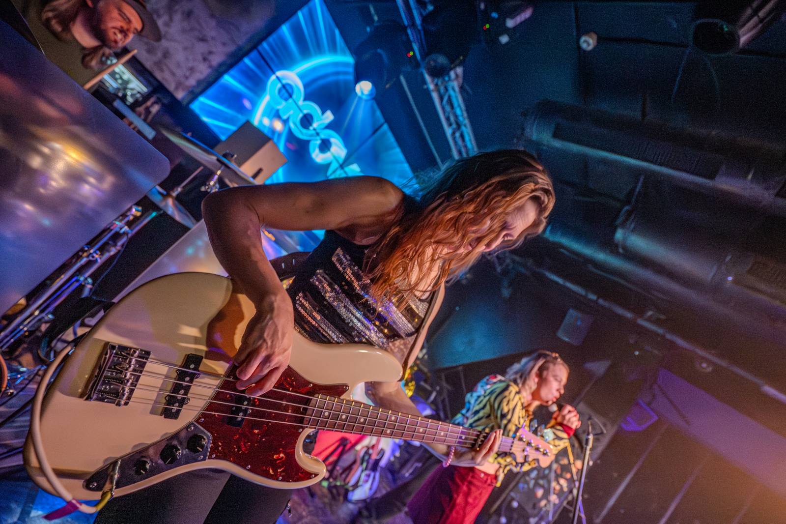 Kapela ADOVANY pokřtila nové album, v Radosti FX rozjela polštářovou bitvu