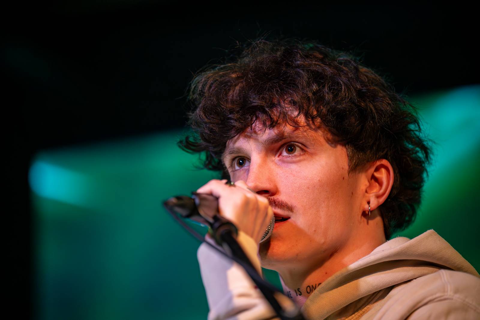 Kapela ADOVANY pokřtila nové album, v Radosti FX rozjela polštářovou bitvu